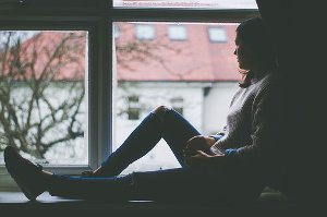 Deprese není pouhá melancholie, a proto vždy vyžaduje odbornou léčbu