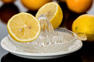 zdraví, bonbóny proti kašli, citrony, koření, domácí bonbóny