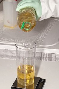 ženy, domácí balzám na rty, domácí pleťový krém, domácí výroba kosmetiky