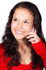 ženy, mobilní telefon, vrásky, akné, dvojitá brada