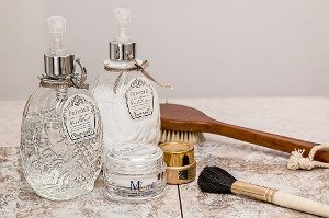 Peeling vrací mládí, řeší problémy s akné a pigmentovými skvrnami