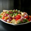 Pohyb v kombinaci s vyváženou stravou žene lidi z náručí lékařů