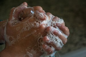 chřipka, zdraví, hygiena, dezinfekce, mobilní telefon